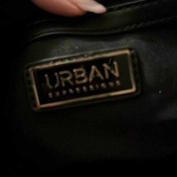 Urban Expressions Black Furry tote - Picture 3 of 4